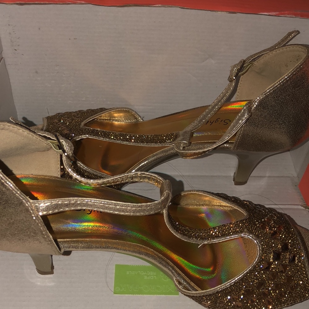 Heels - Picture 7 of 7